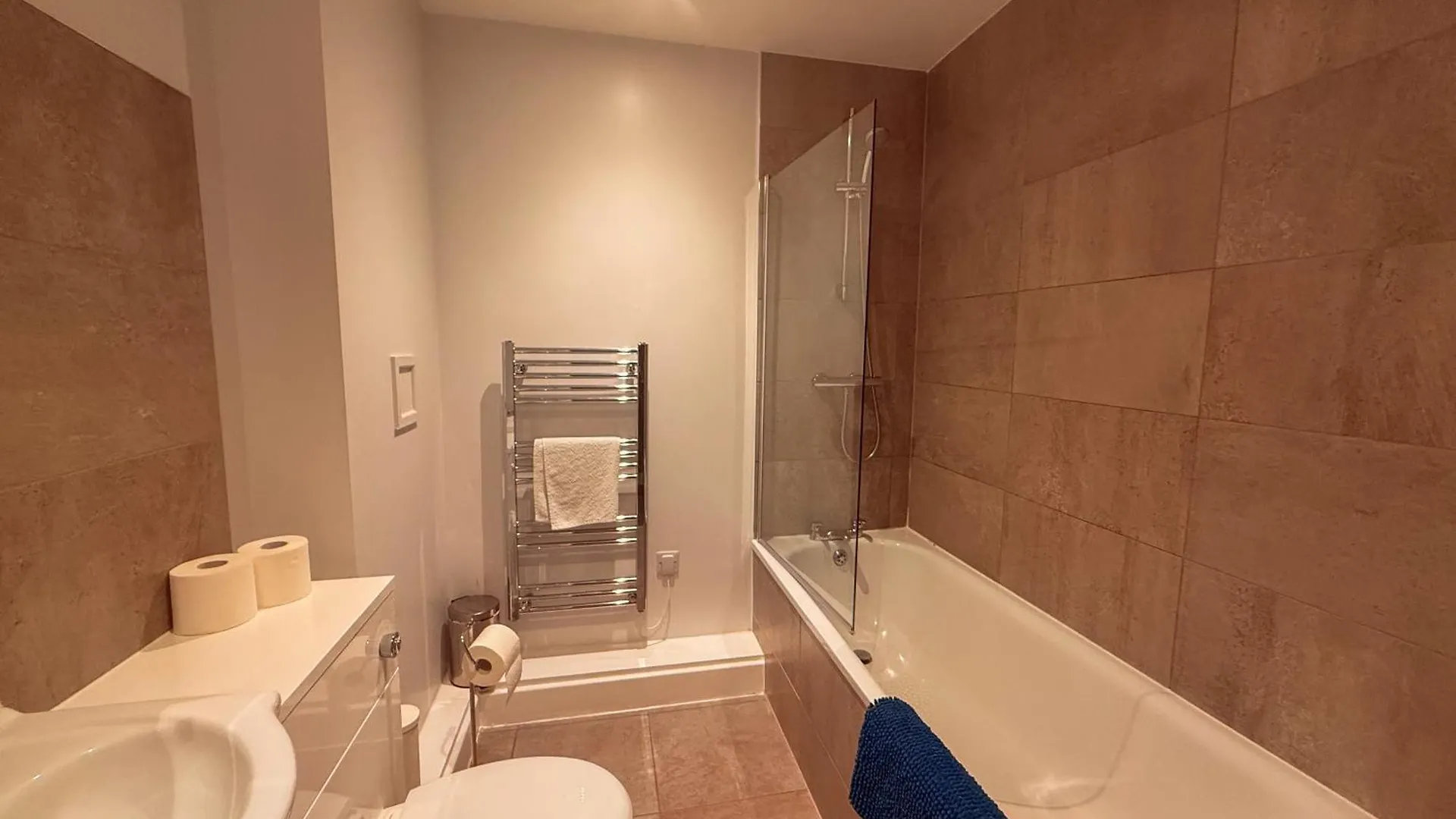 Quayside Apartment With Parking Sleeps 2 뉴캐슬어폰타인 0*,  영국