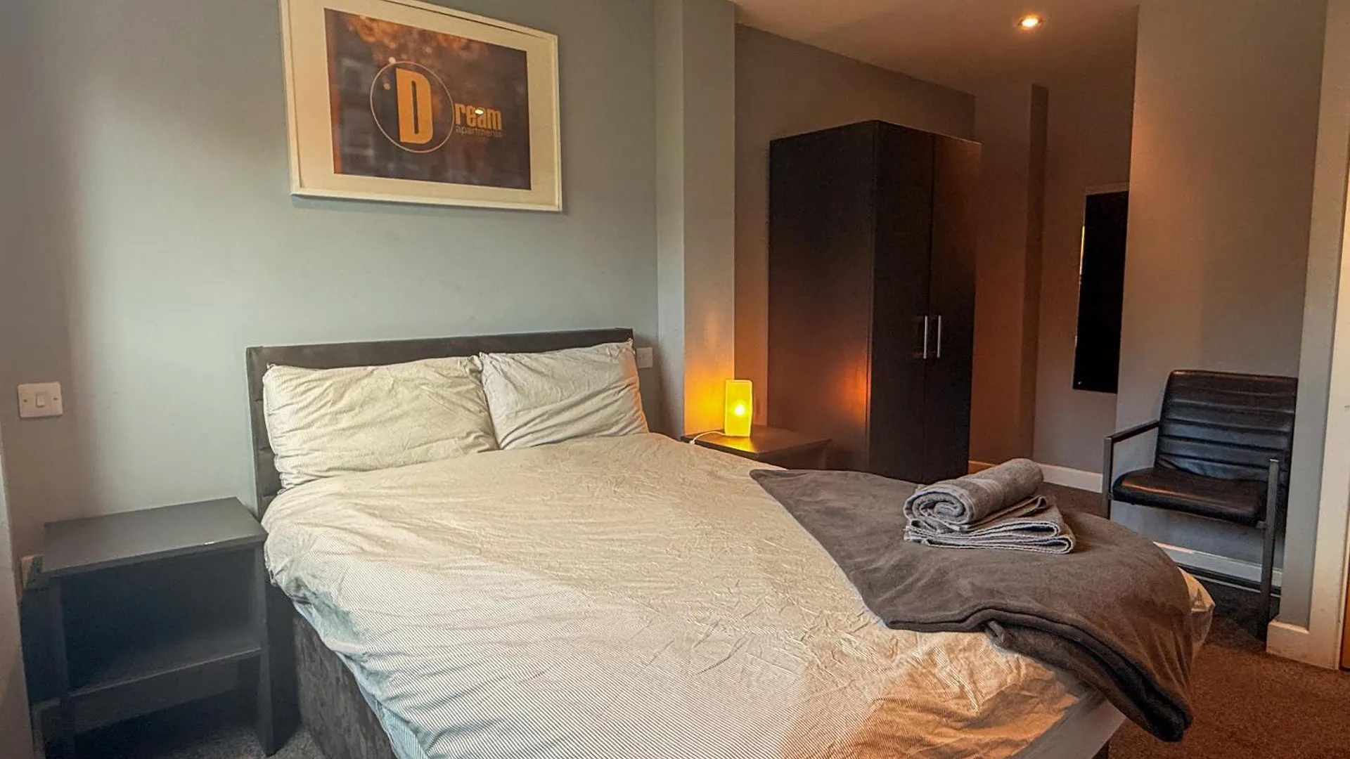 Quayside Apartment With Parking Sleeps 2 뉴캐슬어폰타인
